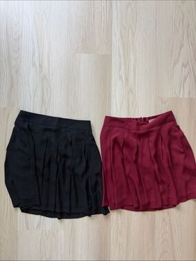 Banana Republic Pleated Skater Skirts in Black and Burgundy size 0